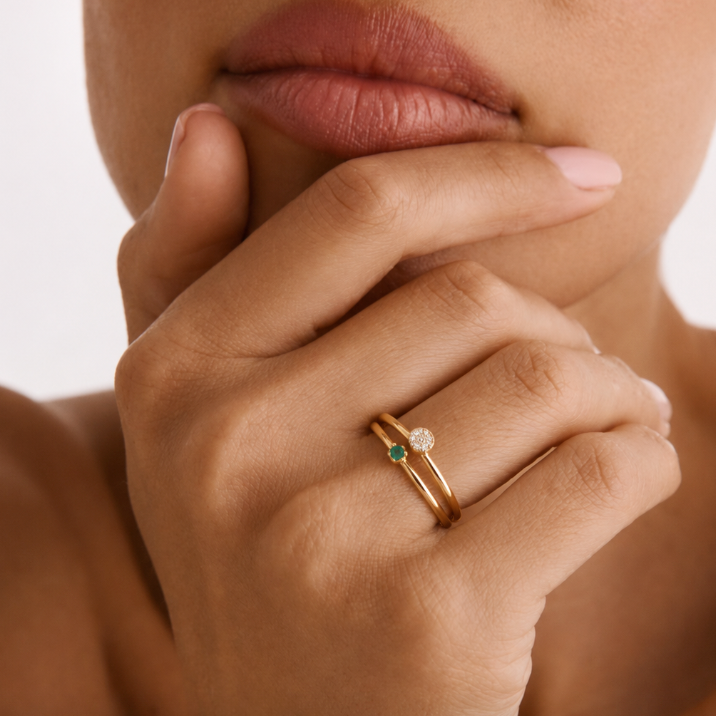 Anillo Doble con Esmeralda y Diamantes, Oro 14K