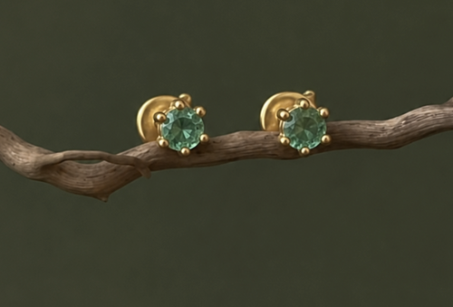 Aretes Topo con Esmeralda, Oro 14K